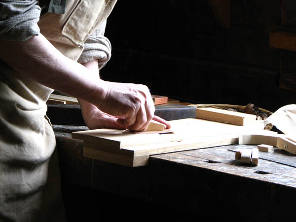 Ofrecemos un servicio de <strong>carpintería  de madera y ebanistería en Alfàs del Pi (l')</strong> adaptado a las necesidades del <strong>cliente</strong>.